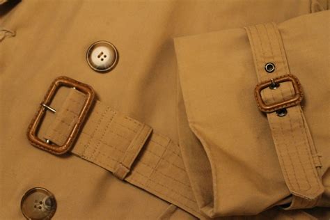 burberry trench coat buckle